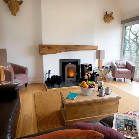 4 Fir Garth Ambleside
