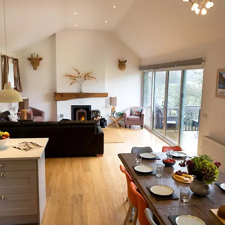 4 Fir Garth Ambleside